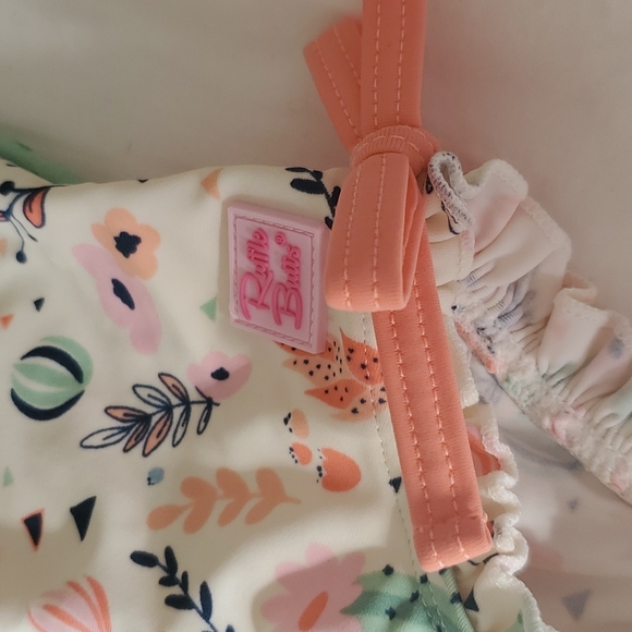 Adorable Rufflebutts Rashguard - Picture 4 of 10